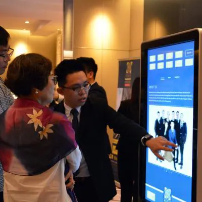 Majlis Makan Malam Penghargaan Pelanggan UOB — 18
